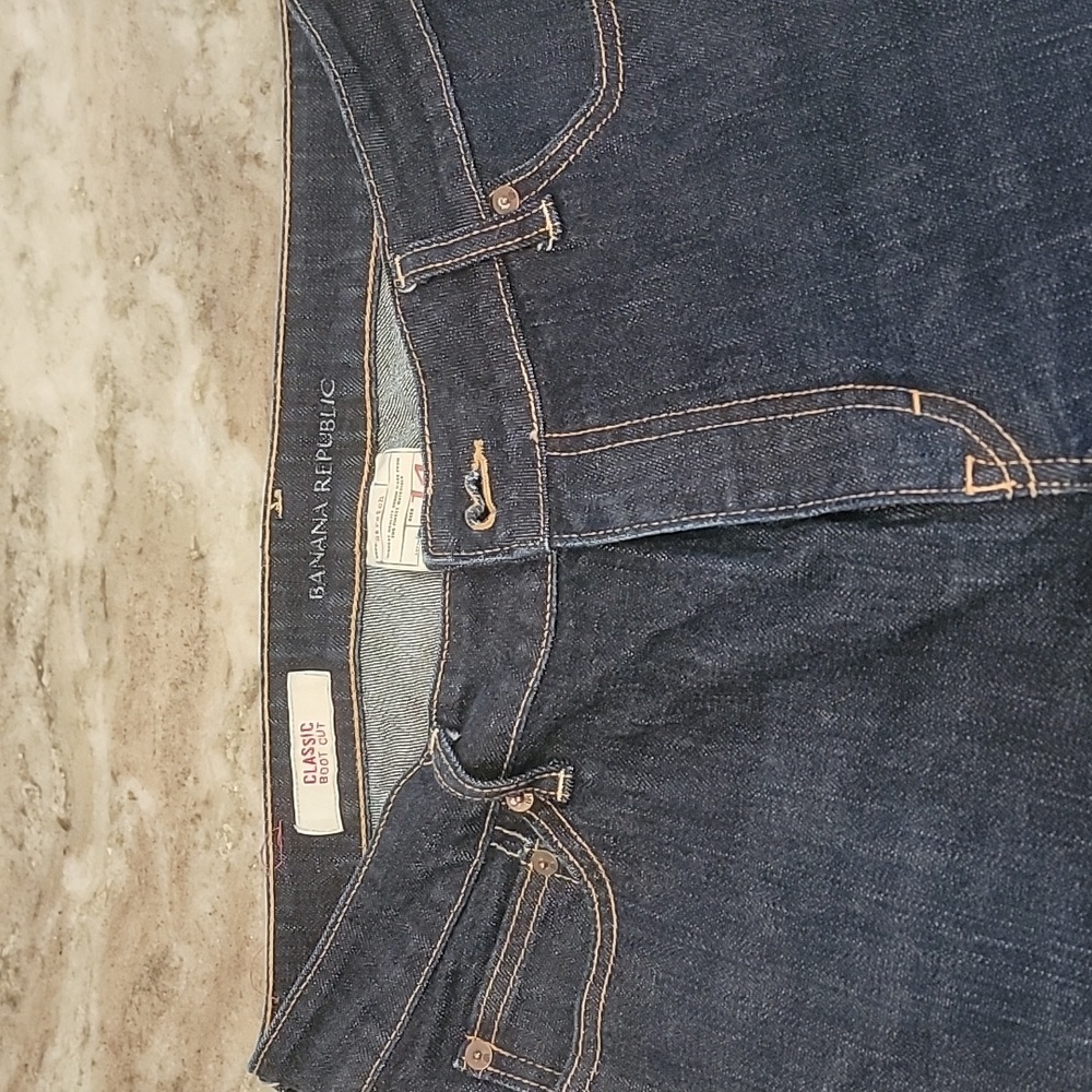 Banana Republic Classic boot cut jeans size 14....stretch